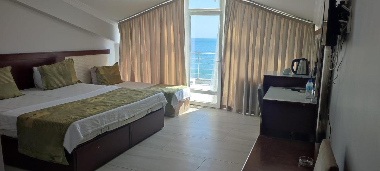 Deniz Hotel Kumburgaz ブユックチェクメジェ エクステリア 写真